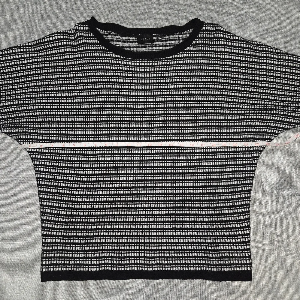Cyrus Black & White Checkered Sweater Dolman Sleeves Size Large - Picture 5 of 9